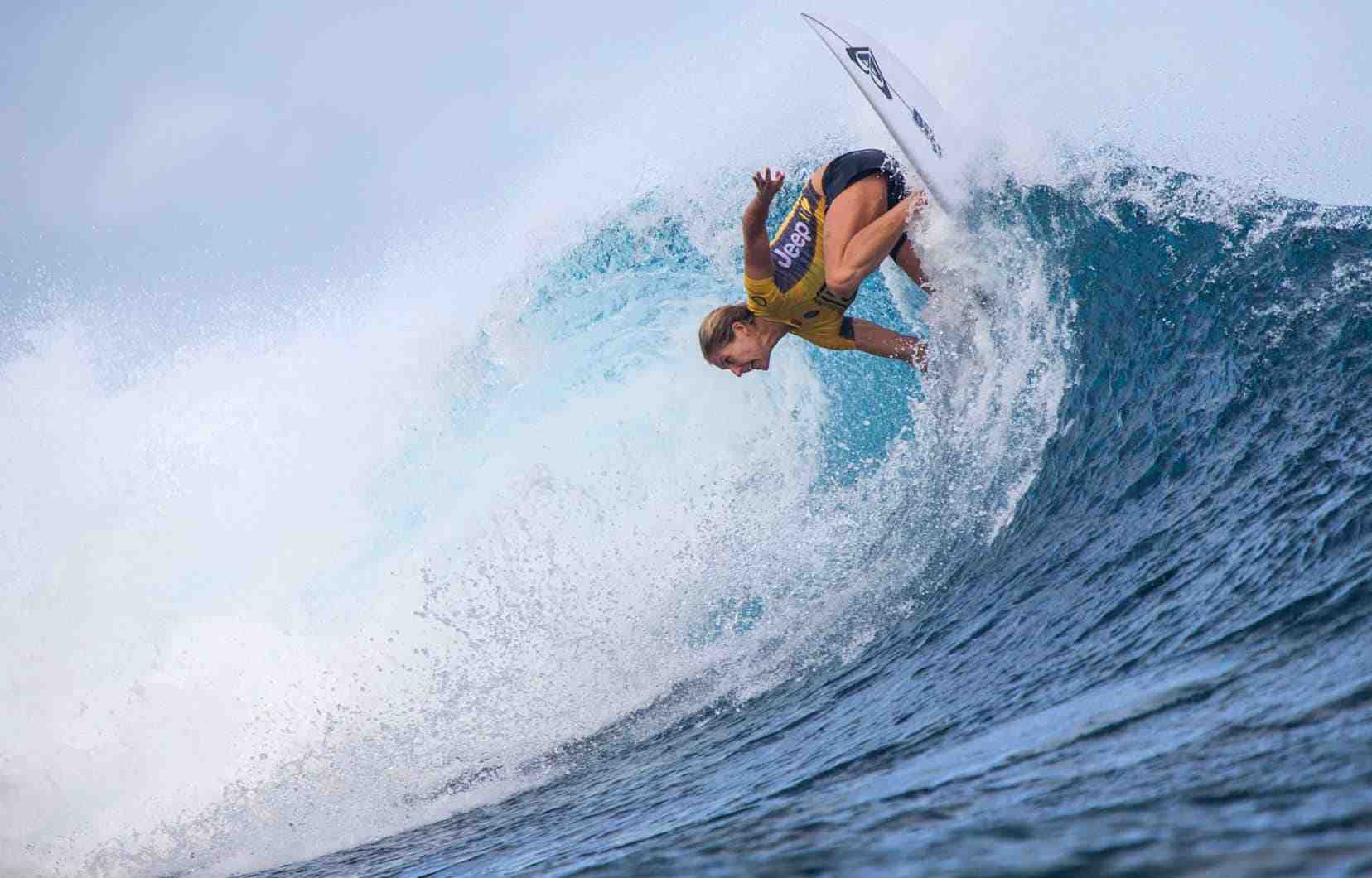 How did Stephanie Gilmore start surfing?